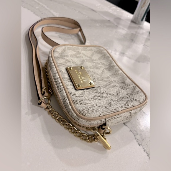 Michael Kors Beige MK Logo Jet Set Crossbody small compact bag - Picture 4 of 10